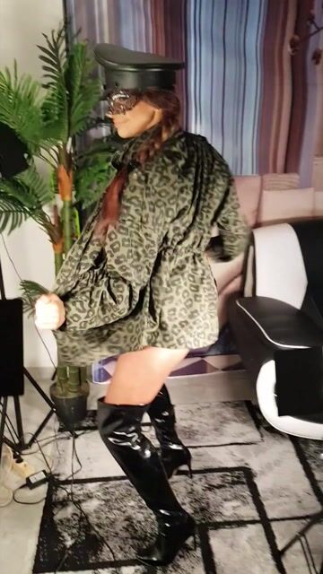 Model - Sexy Mature milf