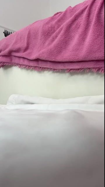 Model - Sasha Miro girl