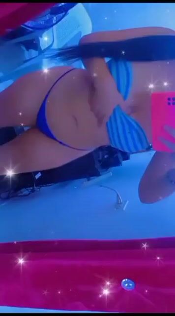 Model - candy love curvy