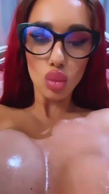 Model - Layla fetish