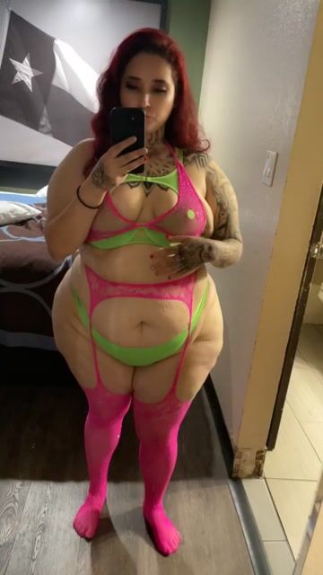 Model - Monroe Diamond beautiful