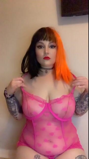 Model - Mommy Ruby bigboobs