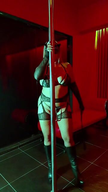 Model - HELLEN stepmom