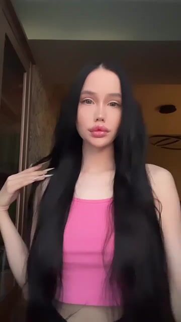 Model - Annie Laar ass