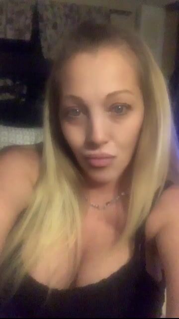 Model - Summer Mellons bigtits