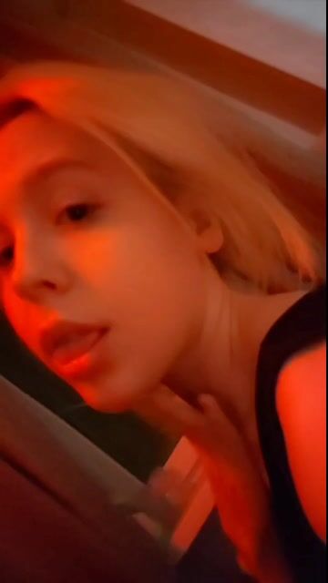 Female Profile & Live Cam Show SkyPrivate