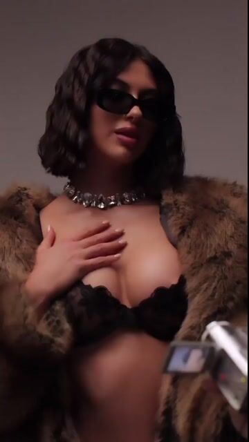 Model - MonikaReed girl