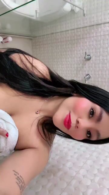 Model - Cristina_Hanze squirt