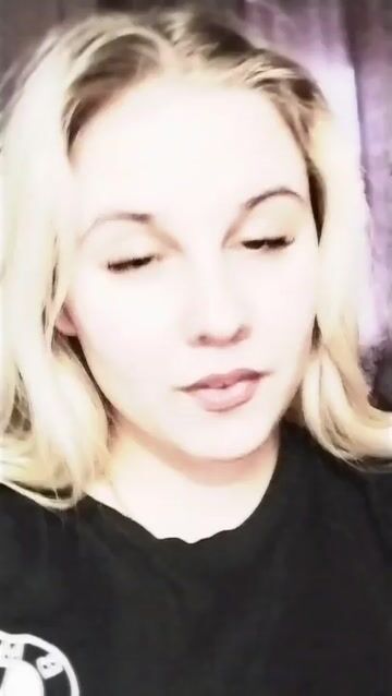 Model - Rae Lil deepthroat