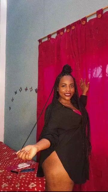 Model - karenen mi sal analsucio