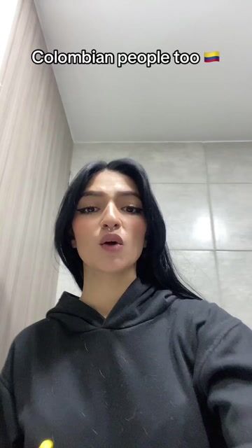 Model - Lilith Murphy squirting