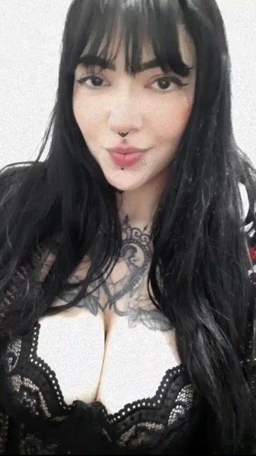 Model - Bunny Vex bigtits