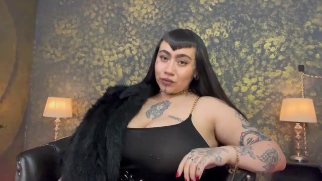 Model - FETISHREDDIVA heels