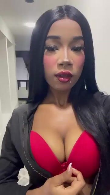 Model - AishaValcazar cei