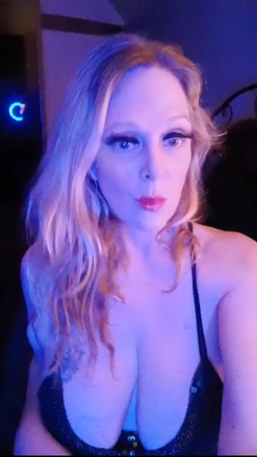 Model - Heidibanter striptease