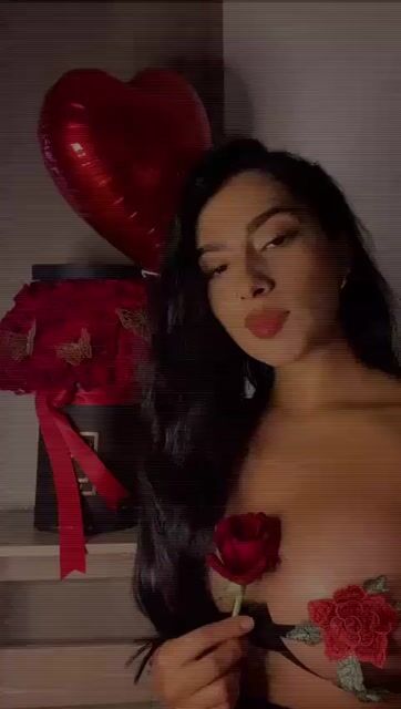 Model - ninajoness oil