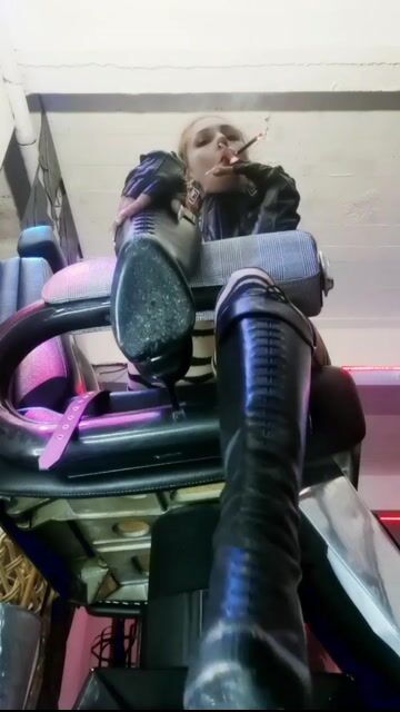 Model - Regina Milano Dom domina