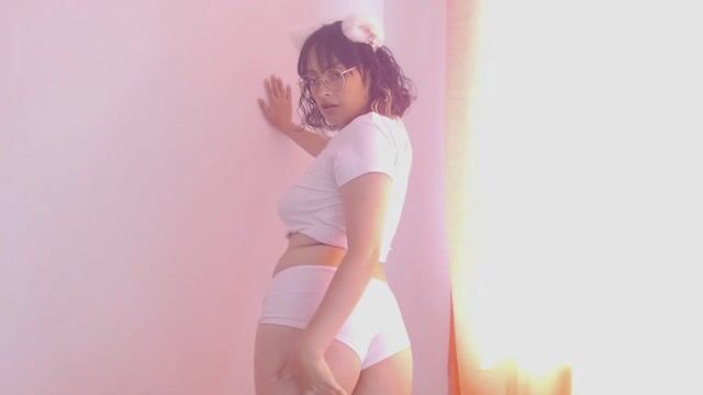 Model - Manu Meow latina