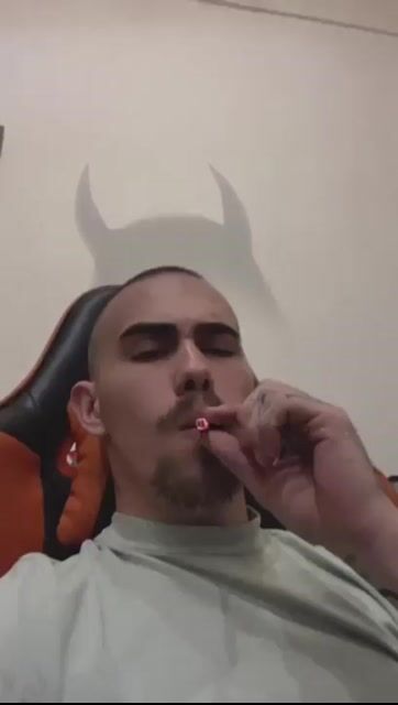 Model - CashMolda feet