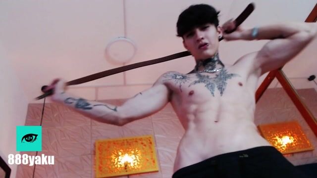 Model - Dante Coppola piercing