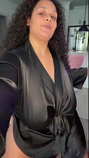 Model - Miss Venus Doll bigboobs