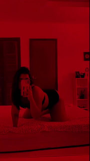 Model - CleoSeduction roleplay