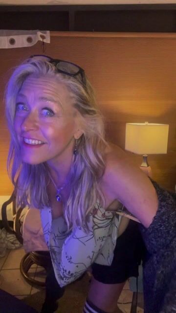 SASSYSLUT Blonde Model - SASSYSLUT Blonde