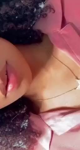 Model - Renell aiston curvy