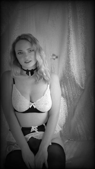 Sally HallowTease Model - Sally HallowTease