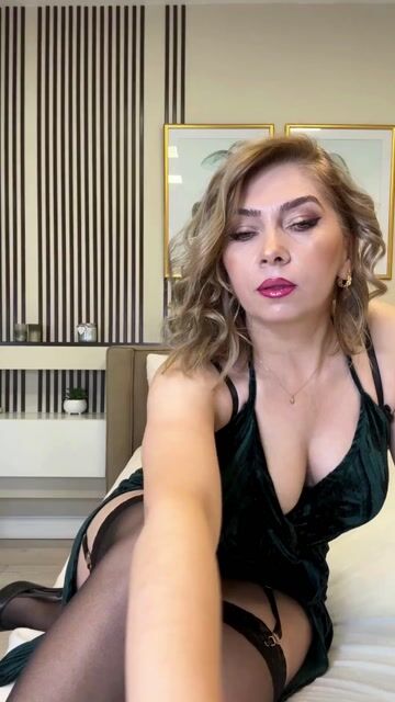 Model - AnnaAmour mature