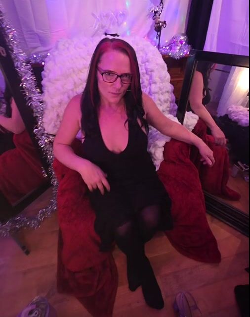 Model - A.J Buttons ENGLISH