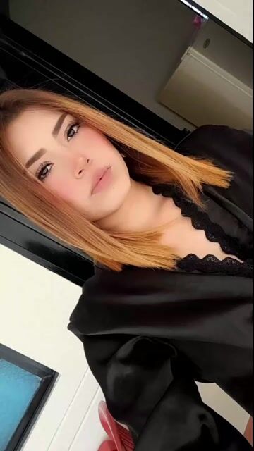 Model - Meduzaa sexy