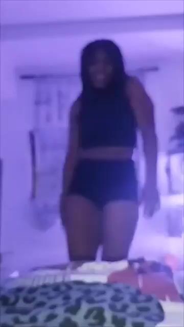 Model - LaurenCruz feet