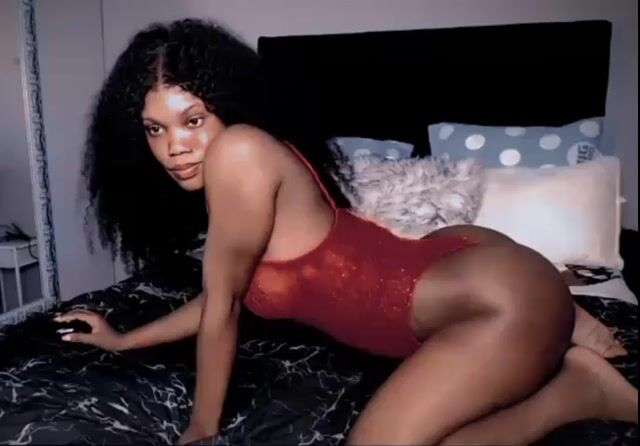 Model - tracie22 highheels