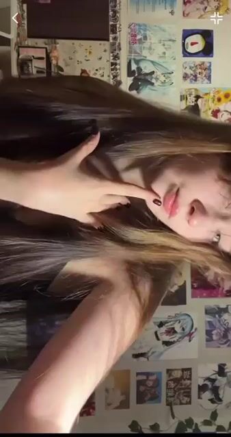 Model - Umeyomi pale