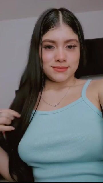 Model - Nicolle_Cherry piercing