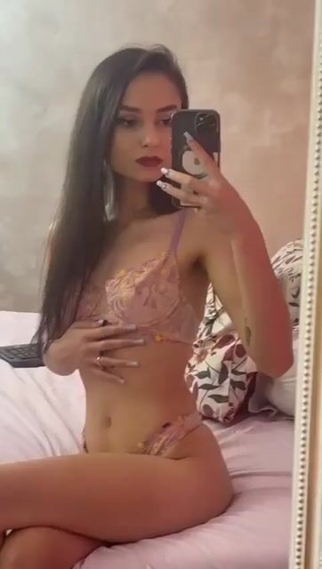 Model - BeautyLuna18 feet