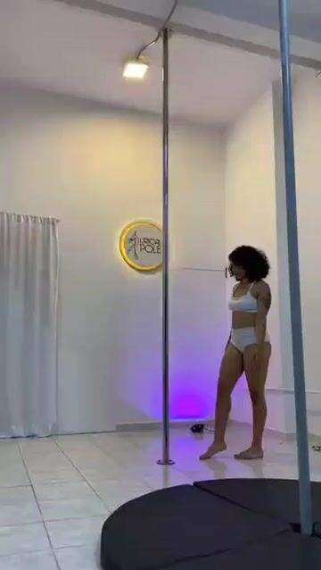 Model - Gaiaroos latina