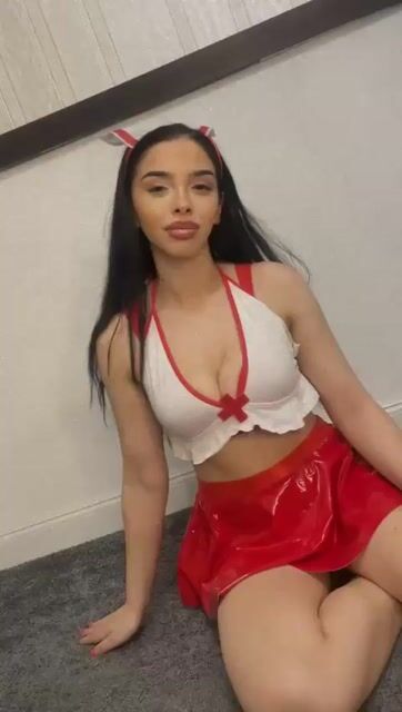 Model - CarollaOxy bigboobs