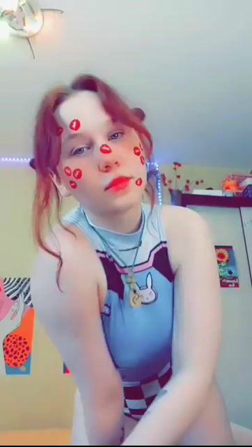 Model - TammyFox liveorgasm