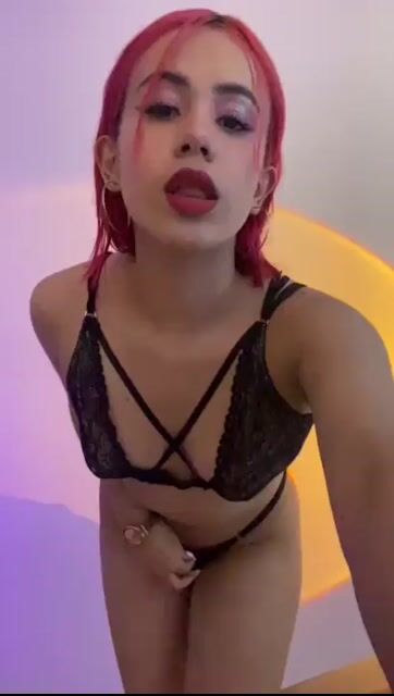 Model - Luna Miller deepthroat