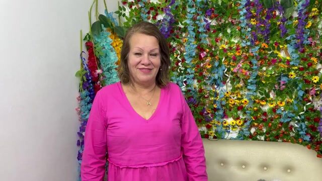 Model - Lara Ross deepthroat