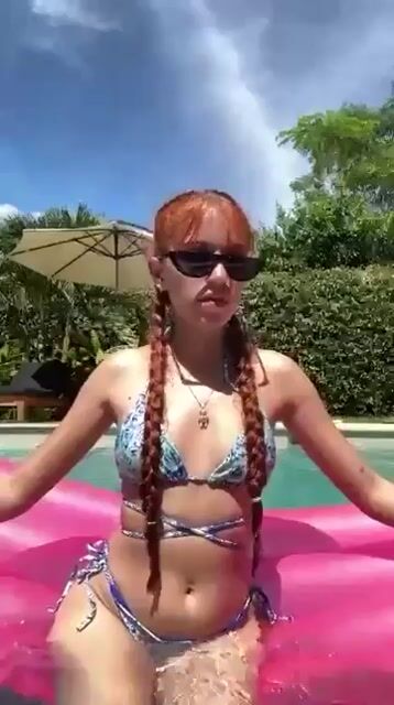 Model - LeaThomson BBW