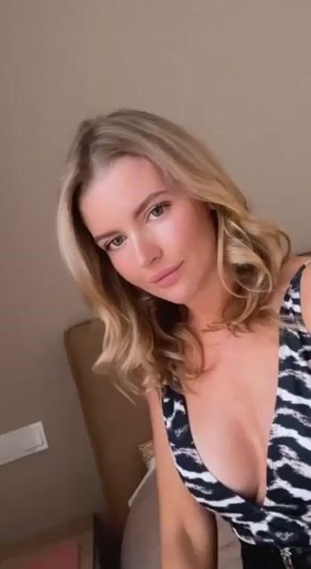 Model - CuteLilie22 sexy