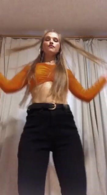 Model - StacyCruuz pantyhose