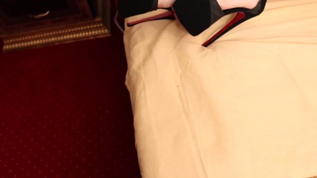 Model - Sophia Bemfola dirty