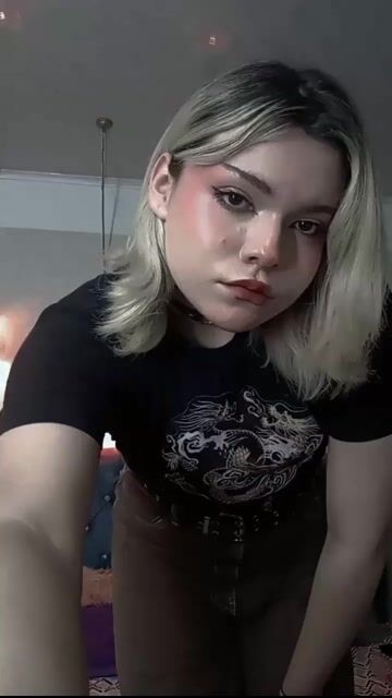 Model - maxxxine cum